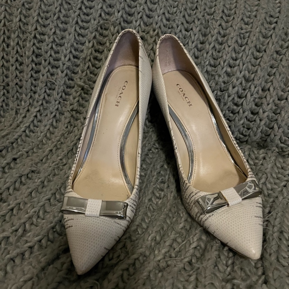 COACH “Hallie” Snake Skin Pump Size 8.5